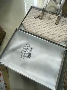 COACH SIGNATURE CANVAS TOTE BAG WD INVOICE N BOX
