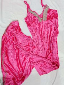 🇳🇿💫🎀Elegant Pink Satin Nightgown