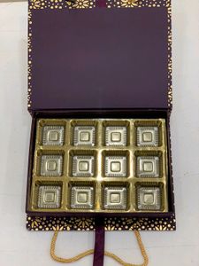 choclate cavity box 🎁 8*8*6