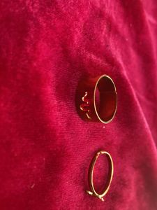 Stylish golden ring