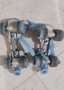 Skates with brake