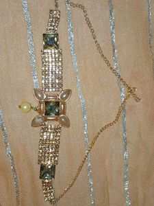 Elegant Bejeweled Necklace