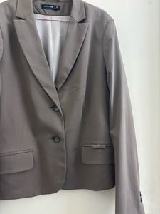 COMMA’ SLIQUE BOW-DETAILED BLAZER