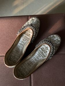 Rajasthani Embellished Payal and Ghungroo Jutti