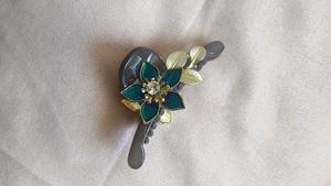 A Grey Hairclip