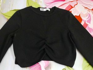 (1100)Zara Black Ruched Cropped Long Sleeve