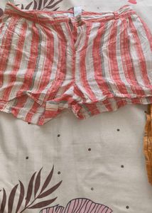 &#34;Chic Summer Striped Short