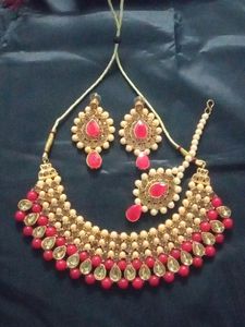 Beautiful Pearl Jewellery Set