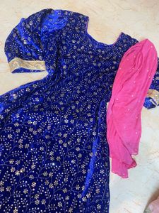 pakistani combination velvet kurti and dupatta set