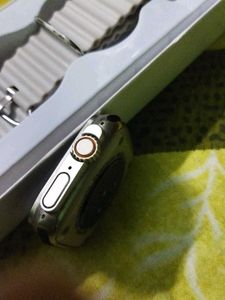 Smartwatch with Silicone Band