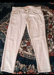 Levi&#39;s Originals White Jeans..
