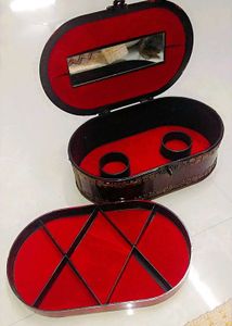 New Vintage Oval Jewelry Box