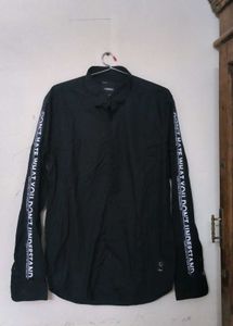 Spread Collar Classic Shirt