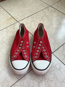 RED CONVERSE SHOES (UNISEX)