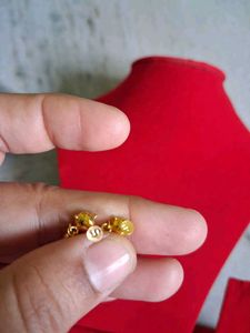 Black Stone Earrings Gold