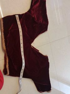 New Elegant Saree With Blouse