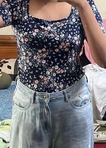 Fitted Floral Print Navy Blue Top🥀