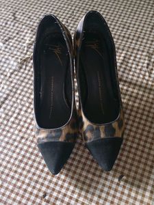 Leopard Print Pointed Heels