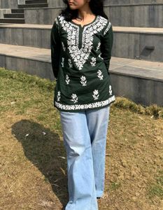 Chikankari Short kurti(Dark Green)