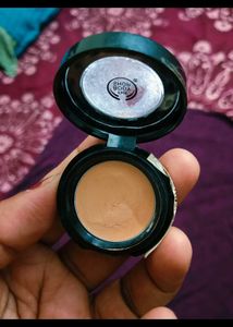 The Body Shop Matt Clay Full Coverage Concealer