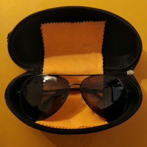 BRAND NEW Aviator Sunglasses 🕶️