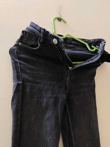 26 Inch Skinny Black Zara Jeans For Sale