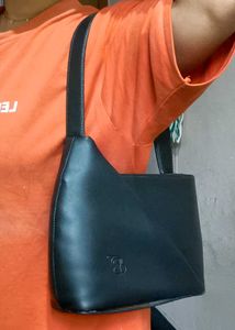 Black Classy Shoulder Bag