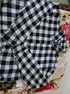 Women Chakred Crop Full Sleeve Shirt