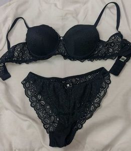 Black Lace Lingerie Set
