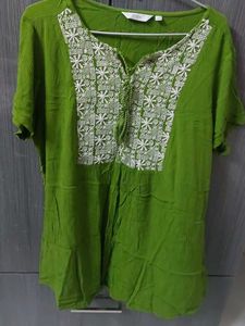 MAX SHORT BRANDED KURTA SIZE Xl