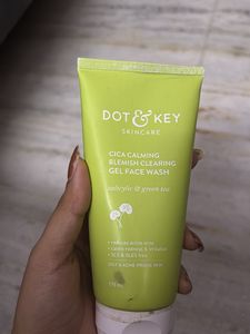 Dot &amp; Key Face Wash