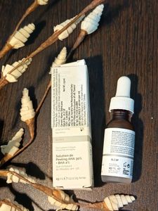 The Ordinary AHA 30% + BHA 2% Peeling Solution.