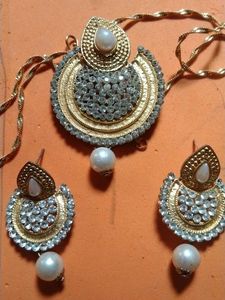 Beautiful Golden Earing Pendent Set