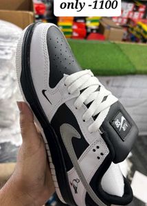 Trendy Sneaker In Whole Sale Price