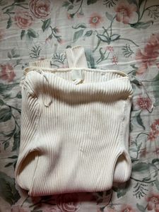 H&amp;M ribbed knit boat neck top .