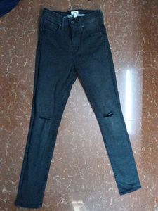 Black High Waist Skinny Jeans with Ripped Knees –