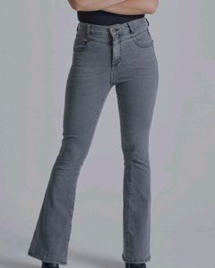 HIGH-WAIST SKINNY FLARED JEANS