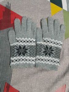 Cozy Gray Winter Gloves