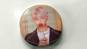 BTS Pin Badges Set