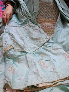 grara Embroidered Kurta Set