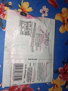 Pond&#39;s Bright Beauty Serum
