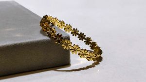 Daisy Flower Bracelet
