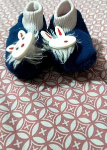 Cute Knitted Baby Top With Booties