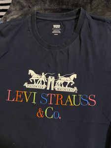 Navy blue Embroidered Tshirt Levis Unisex