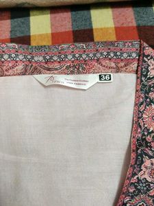 Tzwa Embroidered Kurta