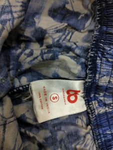 2 Shorts ..