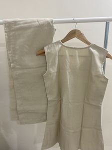 Off White Sleeveless Everyday Coord Set