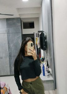 Black Long Sleeve Crop Top