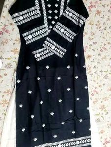 Elegant Embroidered Kurta