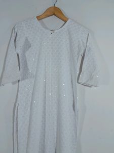 White Embroidered Kurta(women&#39;s)